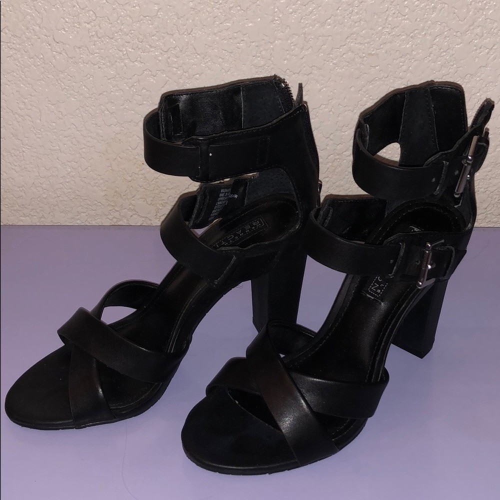 Kenneth Cole Reaction Heeled sandals